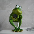 Funny Frog Sitting on Toilet, Green Frog Texting Toilet Decoration, Personalized Animal Resin Craft for Home, Office, Bathroom, Garden, Outdoor Gift