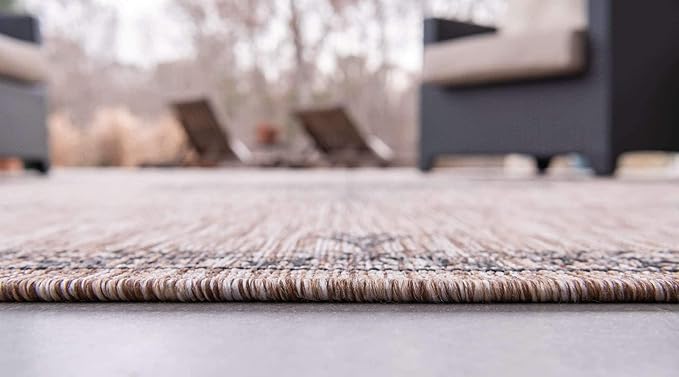 Unique Loom Outdoor Traditional Collection Area Rug - Antique (4' 1" Round, Beige/ Black)
