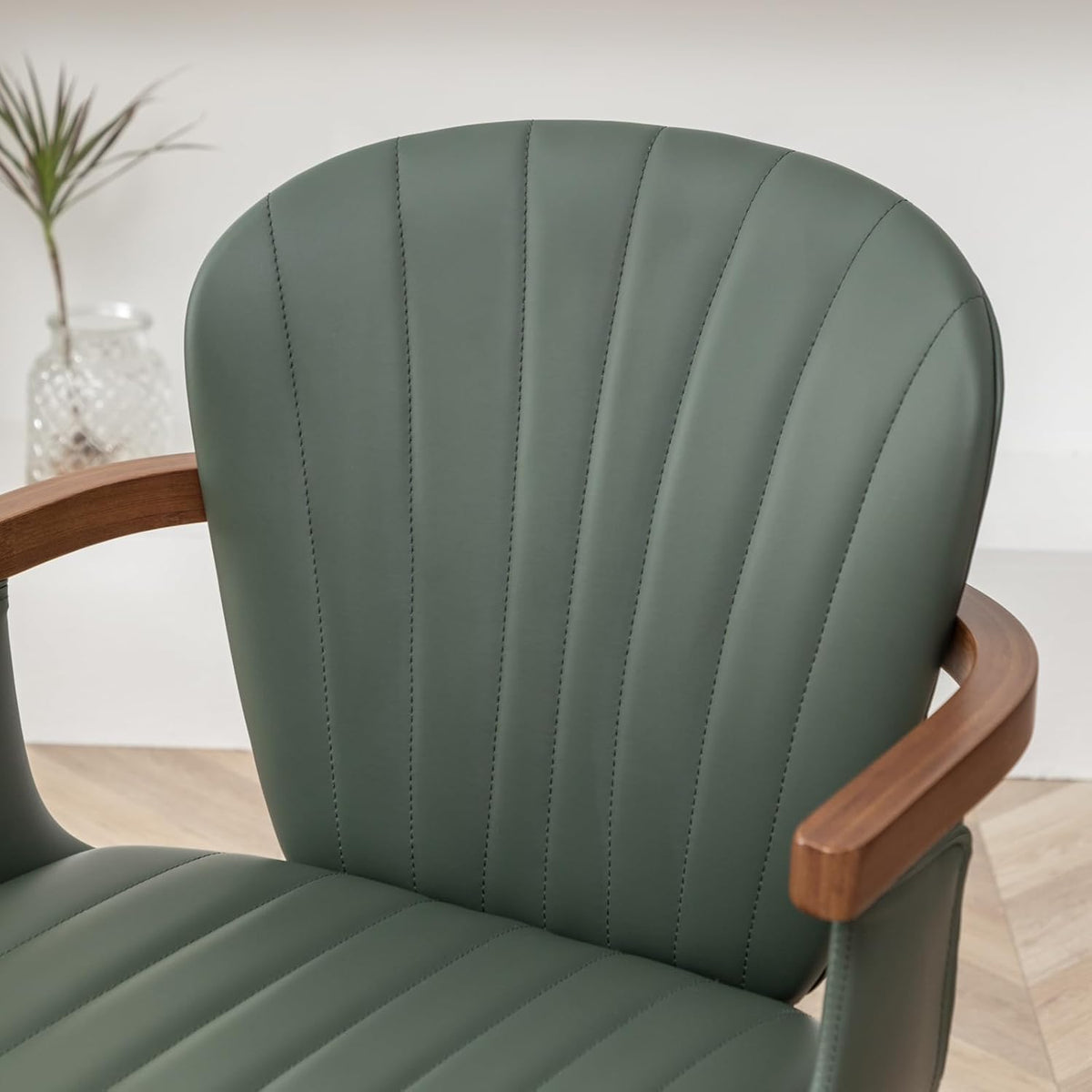 LUNLING Swivel Dining Chairs, Mid Century Modern Green Faux Leather Kitchen Chairs with Arms,Bamboo Legs Side Chairs No Wheels,Accent Chair for Dining Rooms and Offices,1PCS