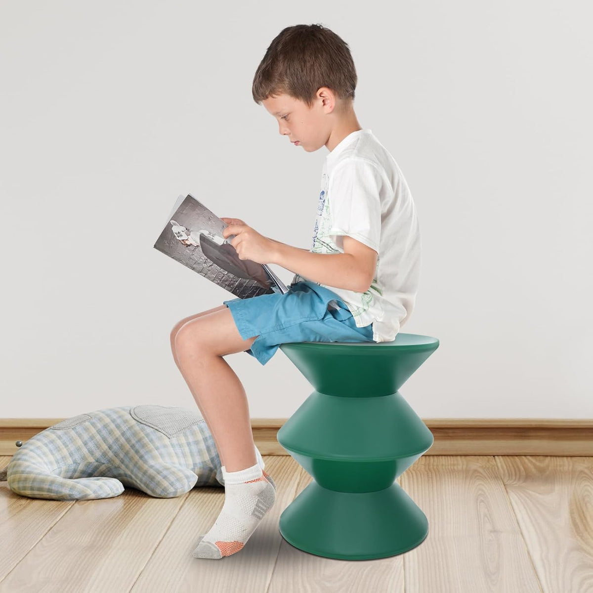 Plastic Side Table - Modern Round Multi-Layer End Table for Sofa, Bedroom & Apartment, Nightstand with Vintage Design (Green)