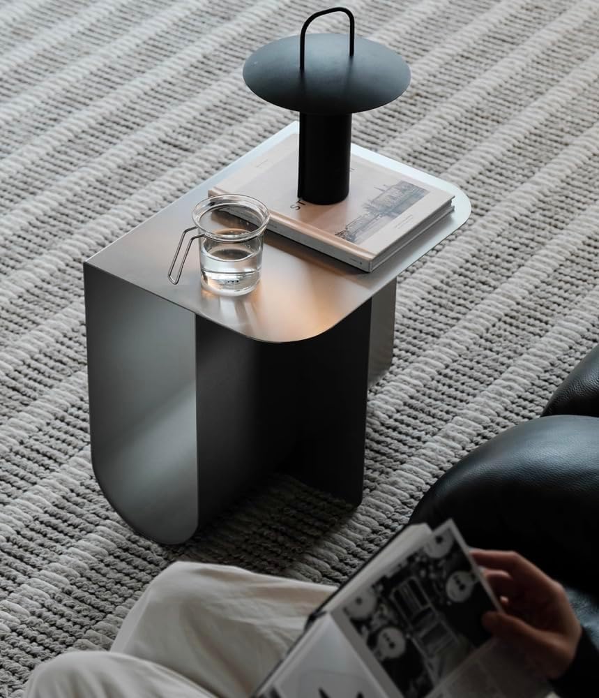 Modern Stainless Steel Side Table, Minimalist Storage Coffee Table,Accent Table，Curved Design, for Living Room, Office (Silver)
