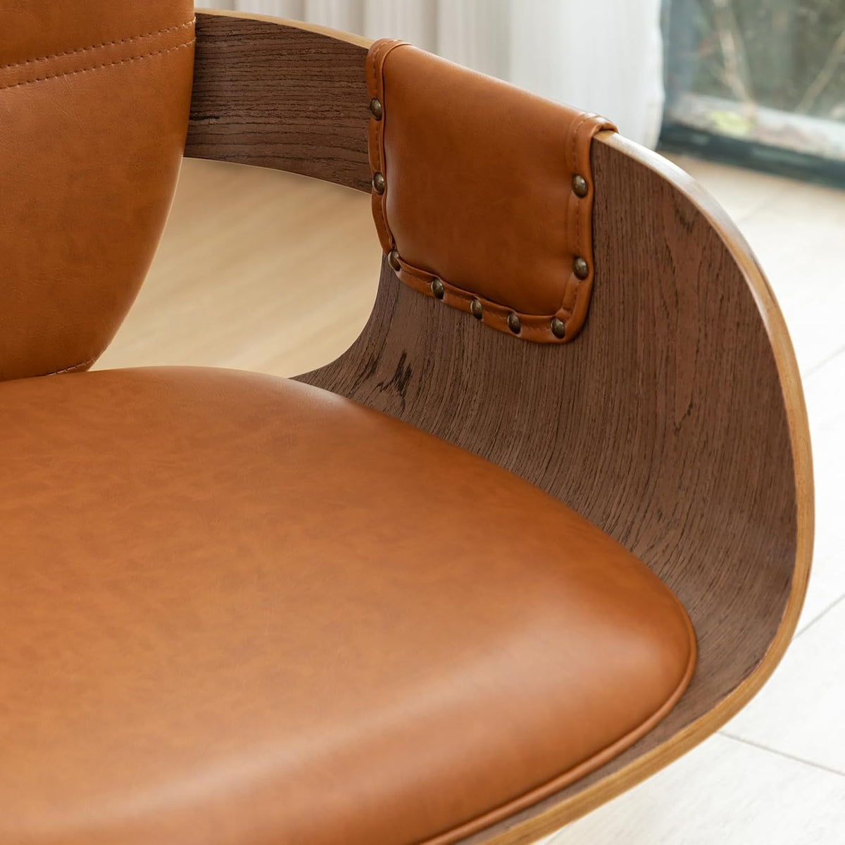 Set of 4 Mid Century Modern Chairs - Swivel Dining Chairs with Arms and Curved Back, Faux Leather Reception Room Chairs, Ideal for Kitchen/Living Room/Reception/Desk (Walnut Brown)