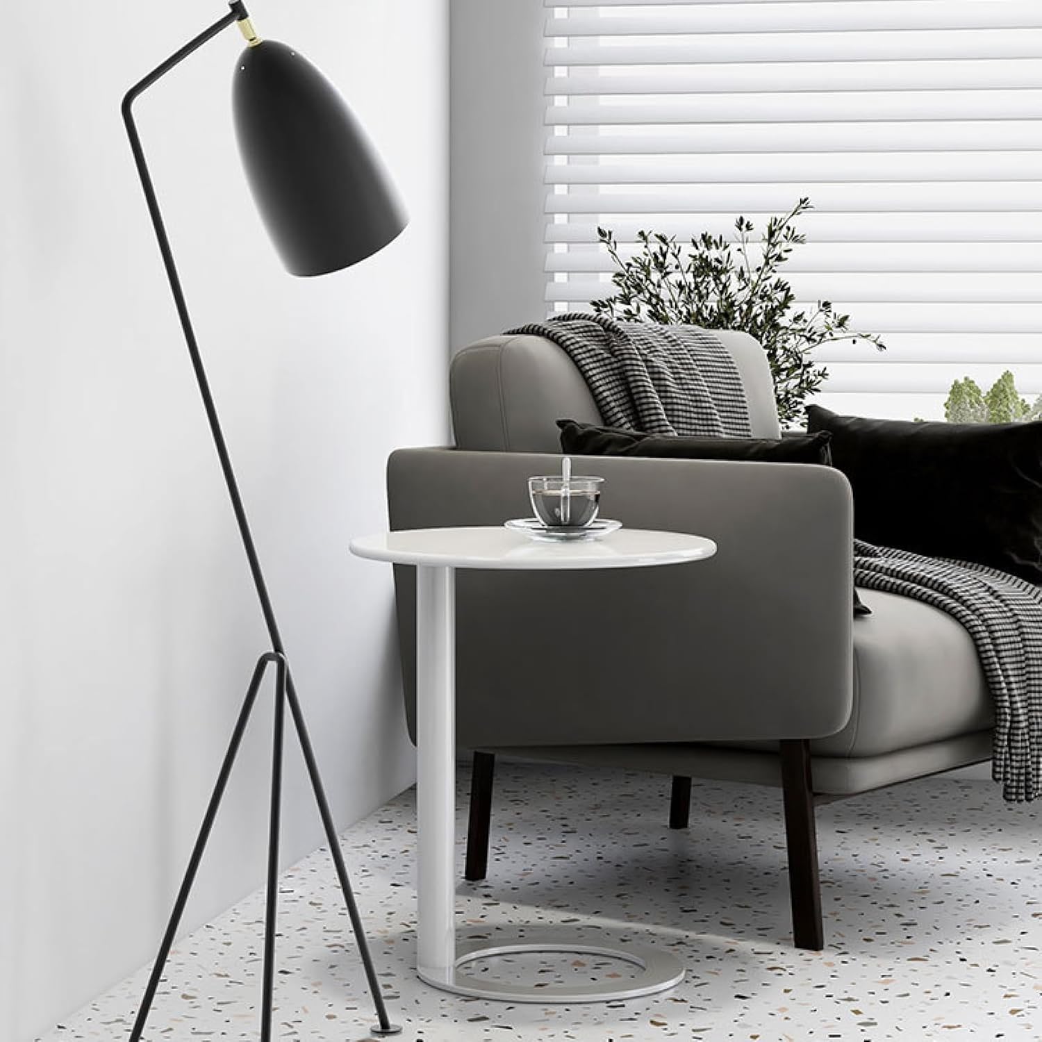 Round Side Table C-Shaped Side Table Sofa Side Table Round Coffee Table Bedside Table with Metal Frame Couch Table Bedside Laptop Office for Bedrooms with Small Spaces(48 * 56cm Black Matte)