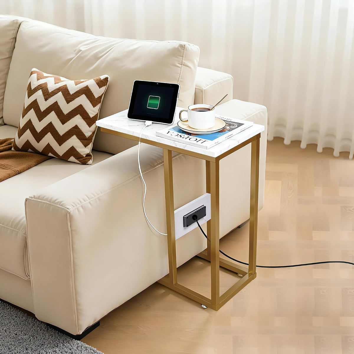 VECELO C-Shaped End Side Table Set of 2, with Charging Station & Two USB Ports and Outlets for Living Room, Bedroom, with Adjustable Feet for Couch/Sofa, Bedside, Small Spaces， Gold