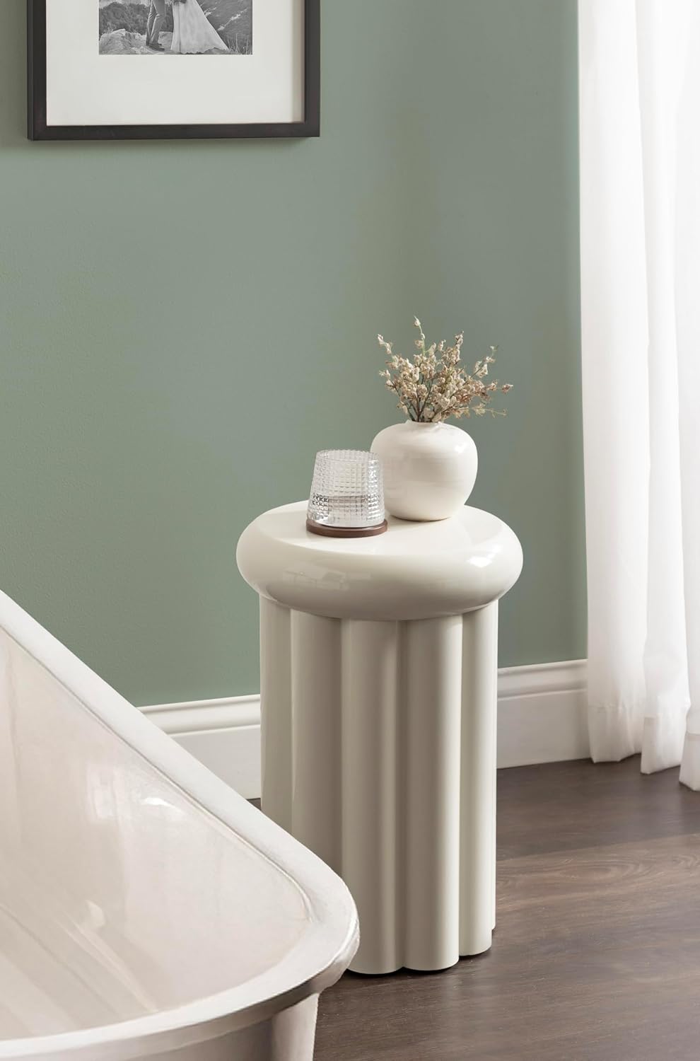 Kate and Laurel Jace Modern Metal Round Side Table, 12 x 12 x 18, Beige, Transitional Dorm Living Room Scalloped End Table for Use as Bedroom Nightstand or Outdoor Patio Decor Option