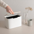 KAZAI. Compost Bin Kitchen 'Elin' | 1.2 GAL / 4.5L Countertop Compost Bin with Wooden Lid & Filter | Odor-Free, Dishwasher Safe, with Inner Bucket | Small Indoor Kitchen Composter | Off-White/Bamboo