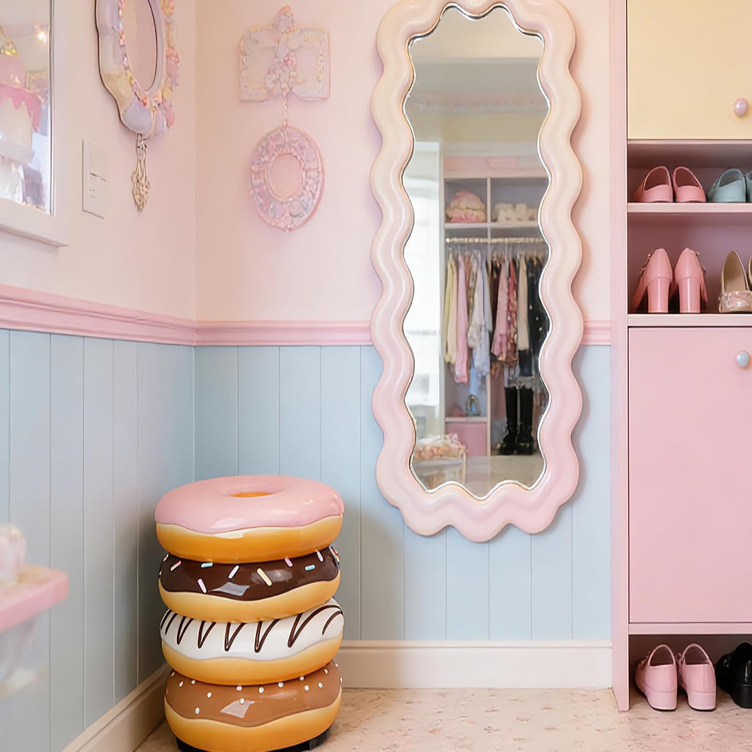 Cynkeyee Donut Shape Foot Stool - 18 Inch Doughnut Chair | Resin Simulated Food Shoe Changing Stool for Entryway Living Room Bedroom