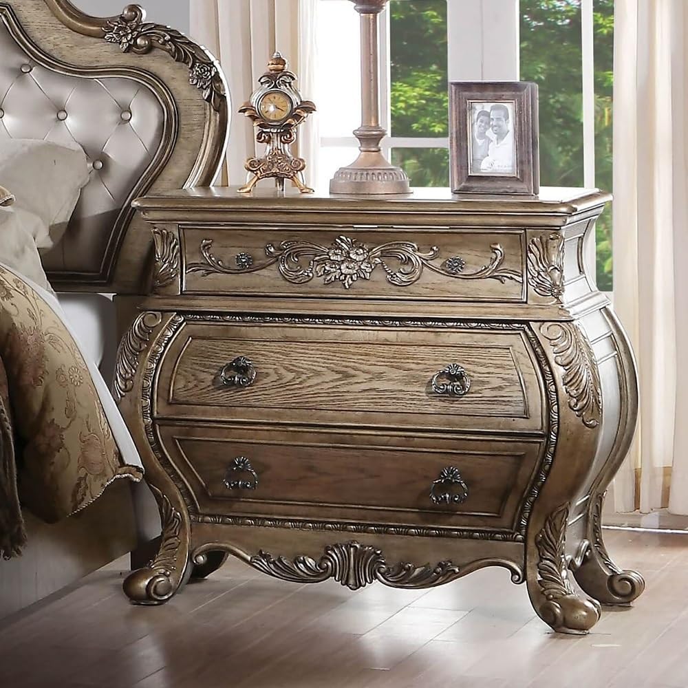 3 Drawers Nightstand in Vintage Oak Finish ﻿,for Small Spaces