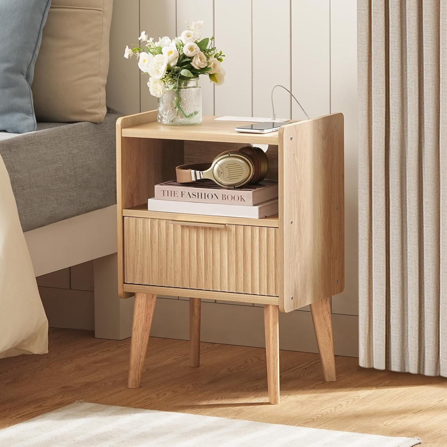 MAHANCRIS Natural Nightstand with Charging Station, Modern Bedside Table with Drawer and Storage Shelf, End Side Table with Solid Wood Legs, Night Stand, Living Room, Bedroom, Small Space, ETNA61E01