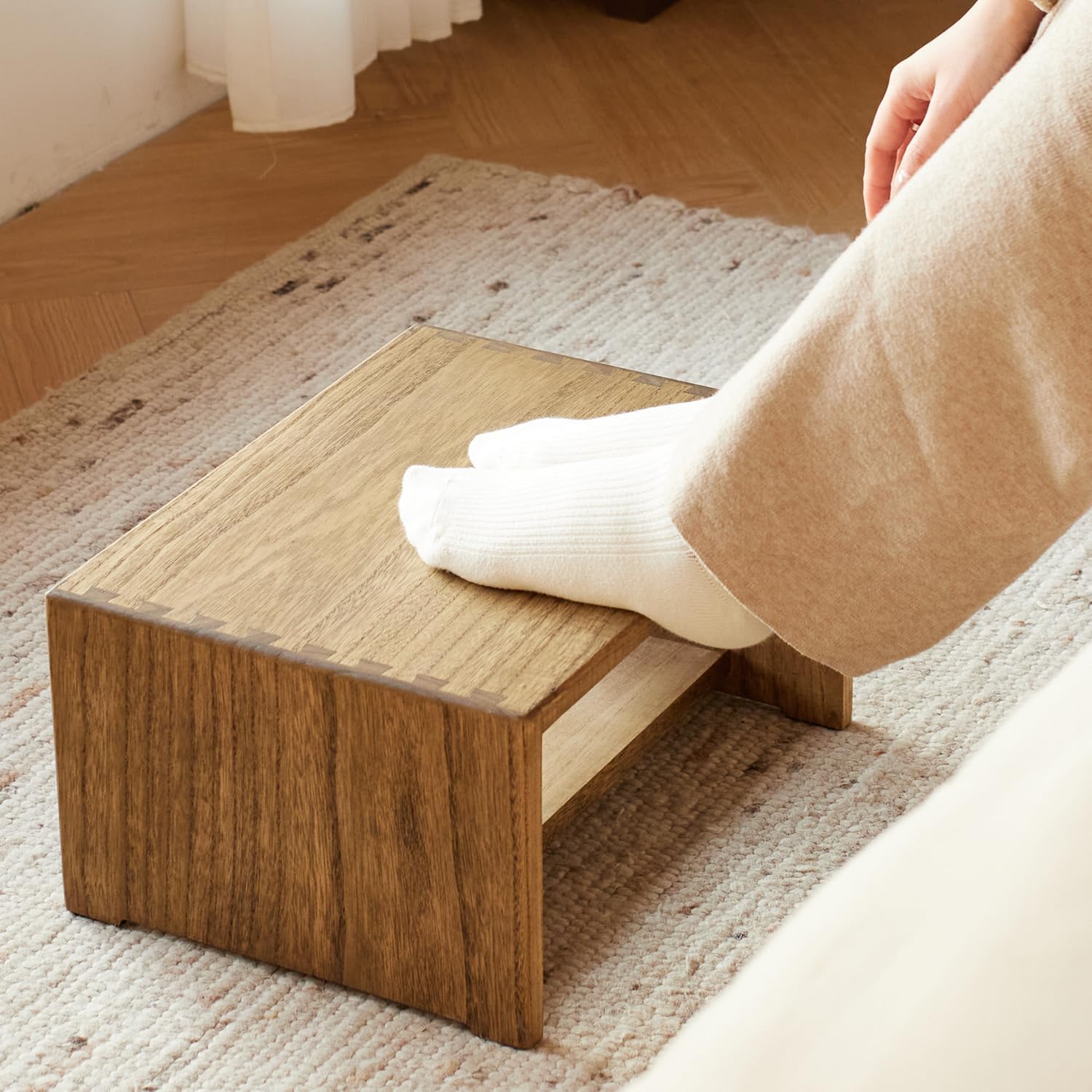 KIRIGEN Wooden Step Stool, Solid Paulownia Wood Step Stool with Anti-Slip Pads, Multi-Purpose Foot Stool for Bathroom, Kitchen, Bedroom ZGT-DBR
