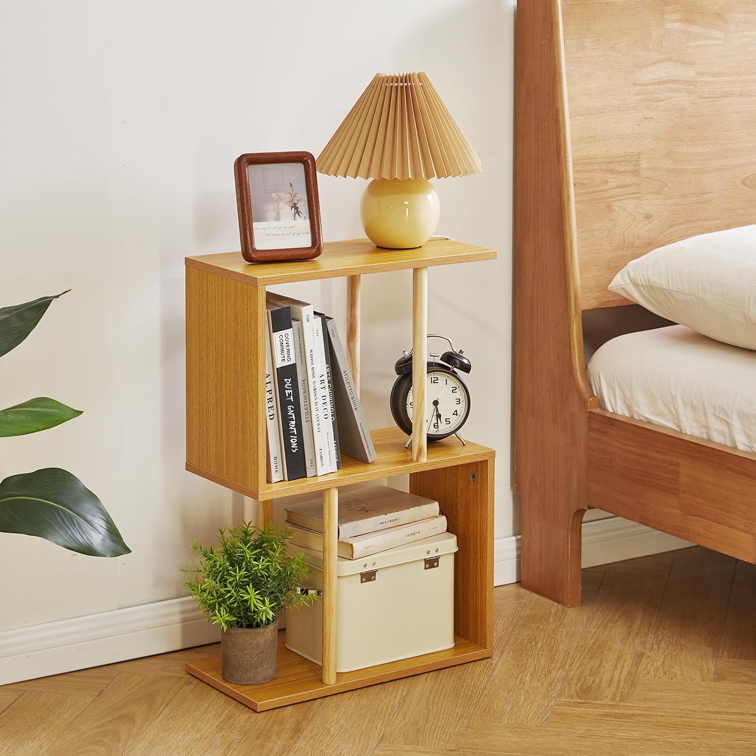 Aibiju 3-Tiered S-Shaped Side Table for Small Spaces, Freestanding Side Table, Sofa End Table, Narrow End Table, Suitable for Bedrooms Living Rooms Study Room, Natural Wood Color YD-ST003N