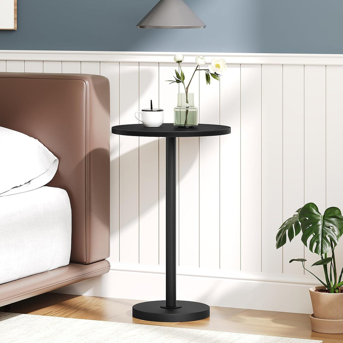 YATINEY Round Side Table, Small Drink Table, Pedestal Martini Table, End Table for Small Spaces in Living Room, Bedroom, Dormitory, Black ET30BB