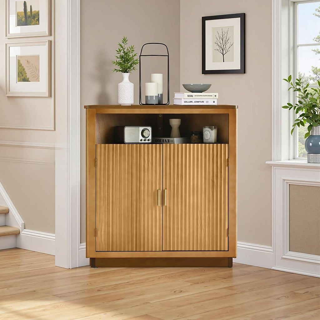 Ahokua Corner Storage Cabinet with Fluted Hand-Carved Doors, riangular Accent Cabinet with Adjustable Shelf & Gold Handles for Living Room or Entryway, Boho Style, Warm Oak