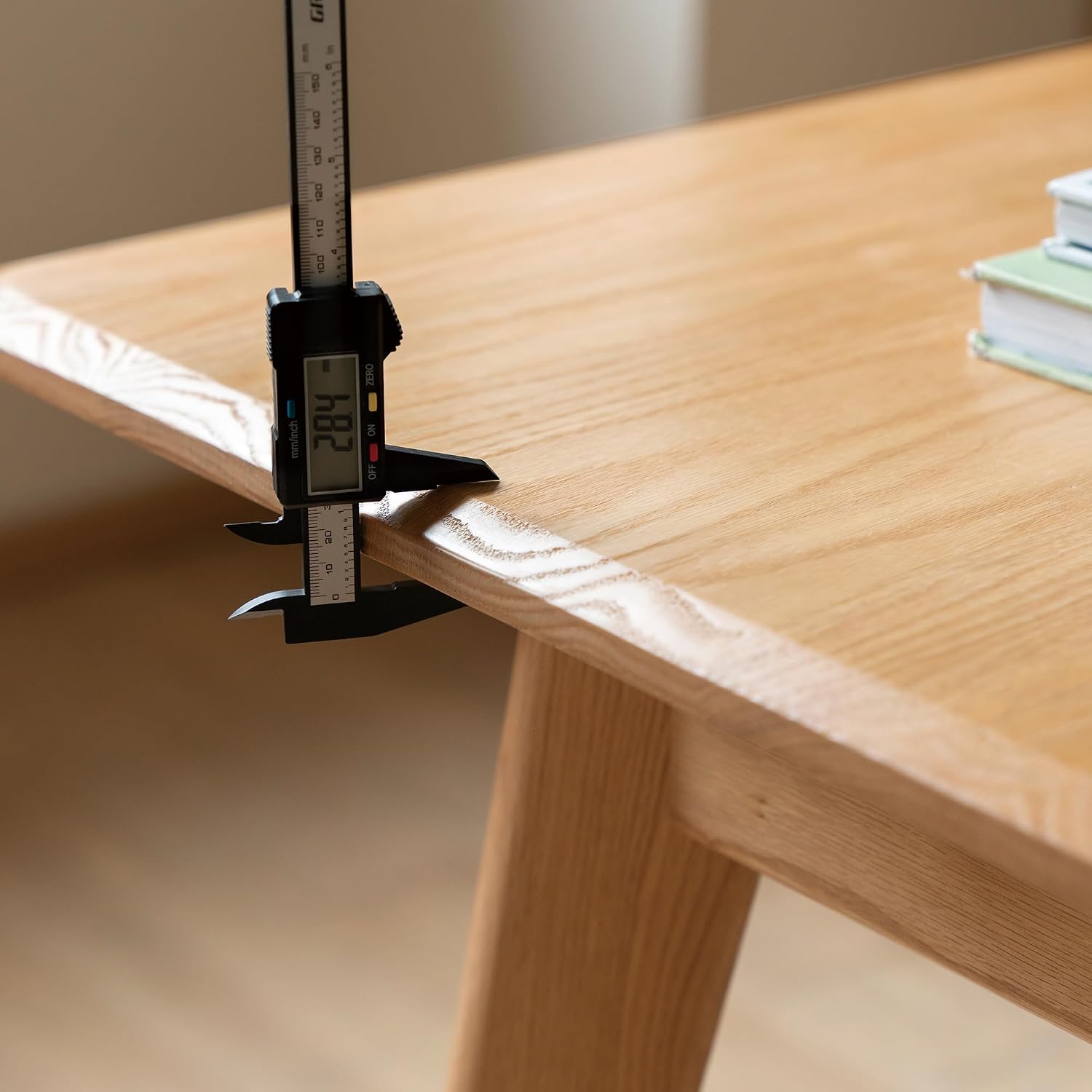 47.2''–59'' Extendable Solid Oak Dining Table, Farmhouse Kitchen Table for 6–8 People, Rounded Corners, Smooth Metal Slide Extension, Mid Century Kitchen & Dining (59.06" Light Oak)