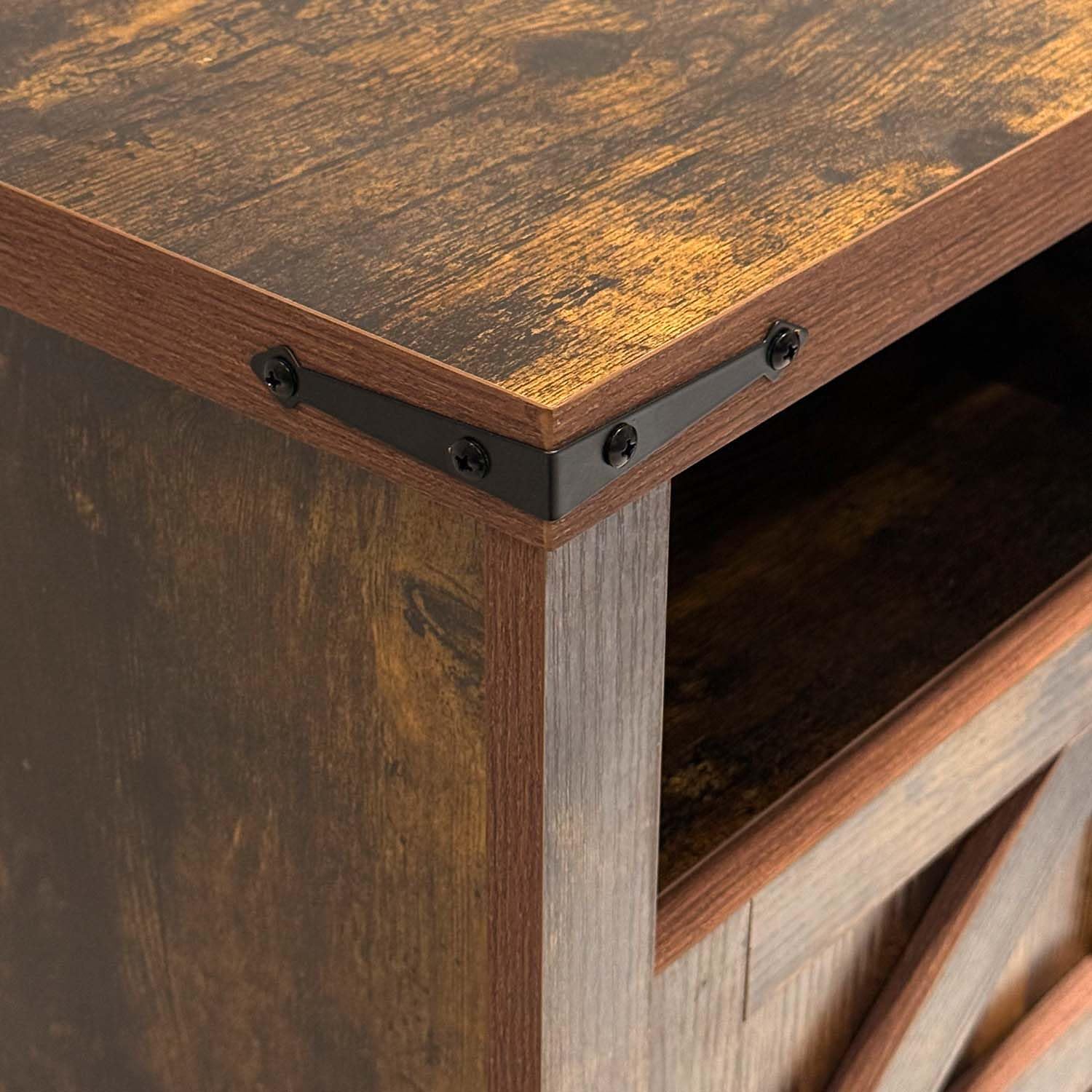 Brown Farmhouse Nightstand Set of 2, End Tables Set with Charging Station, Night Stand with Door and Storage Shelf, Sofa Side Table Living Room, Bedside Table for Bedroom