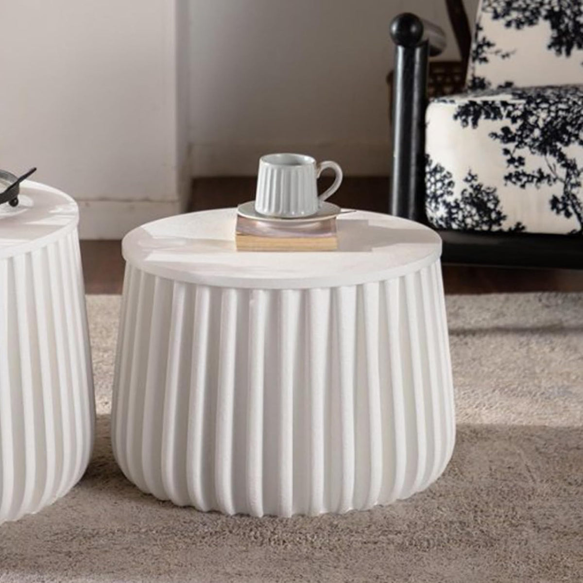 Geelife White Round Storage Table Set with Lift-Off Lid and Nesting Design | Lift-off lid reveals hidden storage compartment for blankets and essentials
