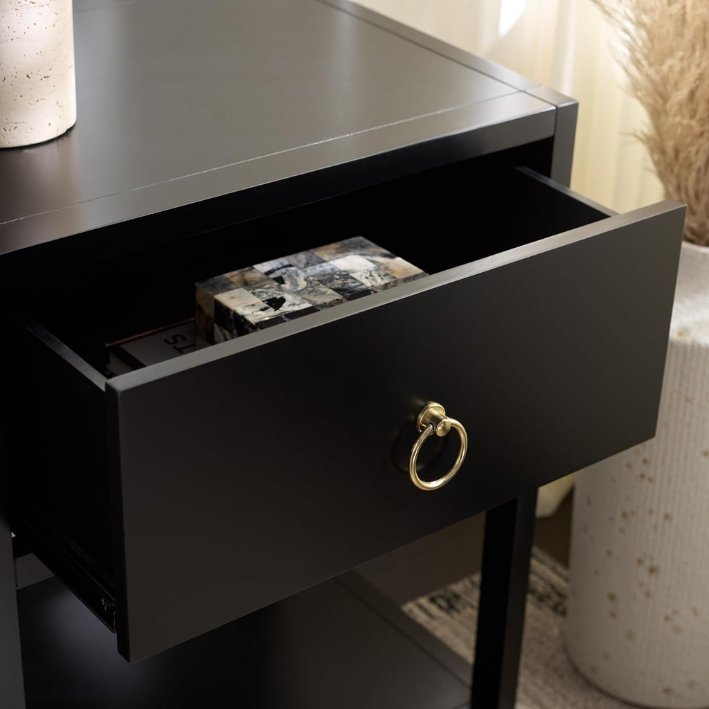 SAFAVIEH Furniture - Sadie 1-Drawer Nightstand - Black - Wood - Glam Gold Hardware Design - Ideal for Bedroom, 21" W x 17.2" D x 26" H - Fully Assembled (NST9201E)