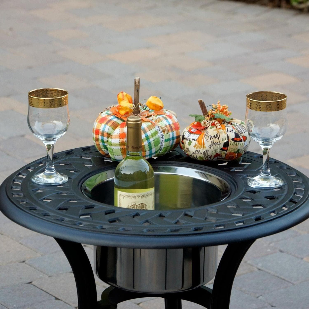Darlee Nassau 5 Pc Cast Aluminum Seating Set w/ 24 Inch Series 60 Ice Bucket End Table & Reclining Chairs & Throw Pillows in Antique Bronze/Sesame