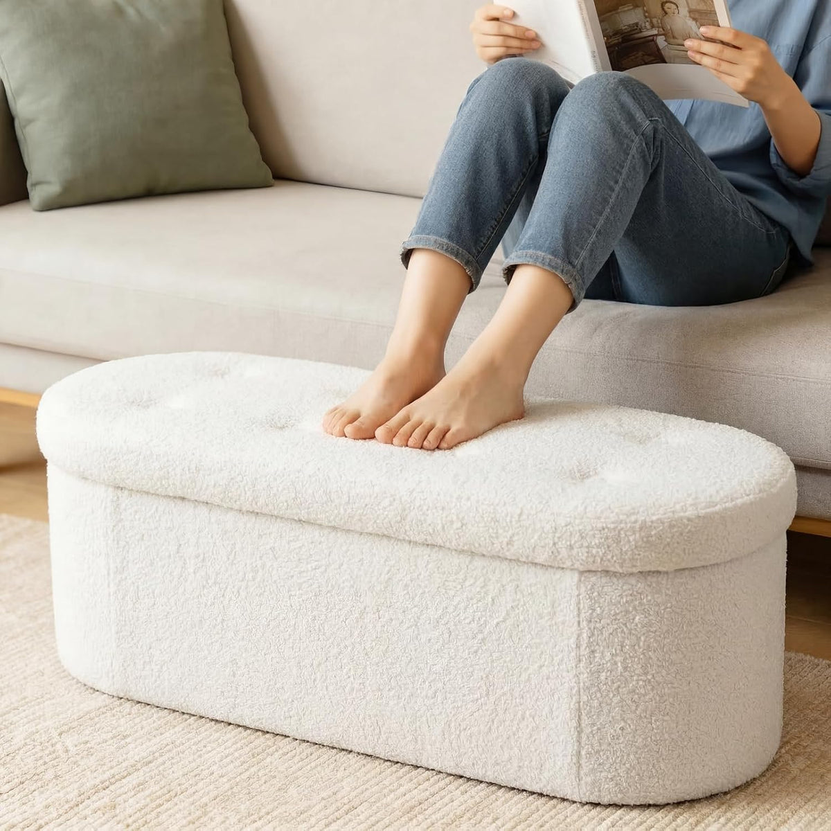 DUMOS Ottoman Bench End of Bed, 43 Inch Ottoman with Storage, Foot Rest Bench Stool with Cushion, Oval Round Folding Storage Chest for Bedroom, Living Room, Entryway, Dorm, Teddy Fabric, White