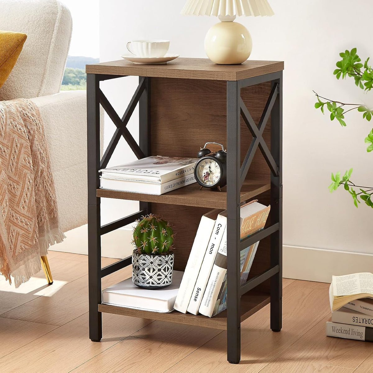 MNEETRUNG Small Bookshelf, 3 Tier Industrial Shelf with Metal Frame and Backboard, Low Rustic Brown Book Shelf, Small Bookcase for Small Spaces,Bookshelf for Living Room, Bedroom & Home Office