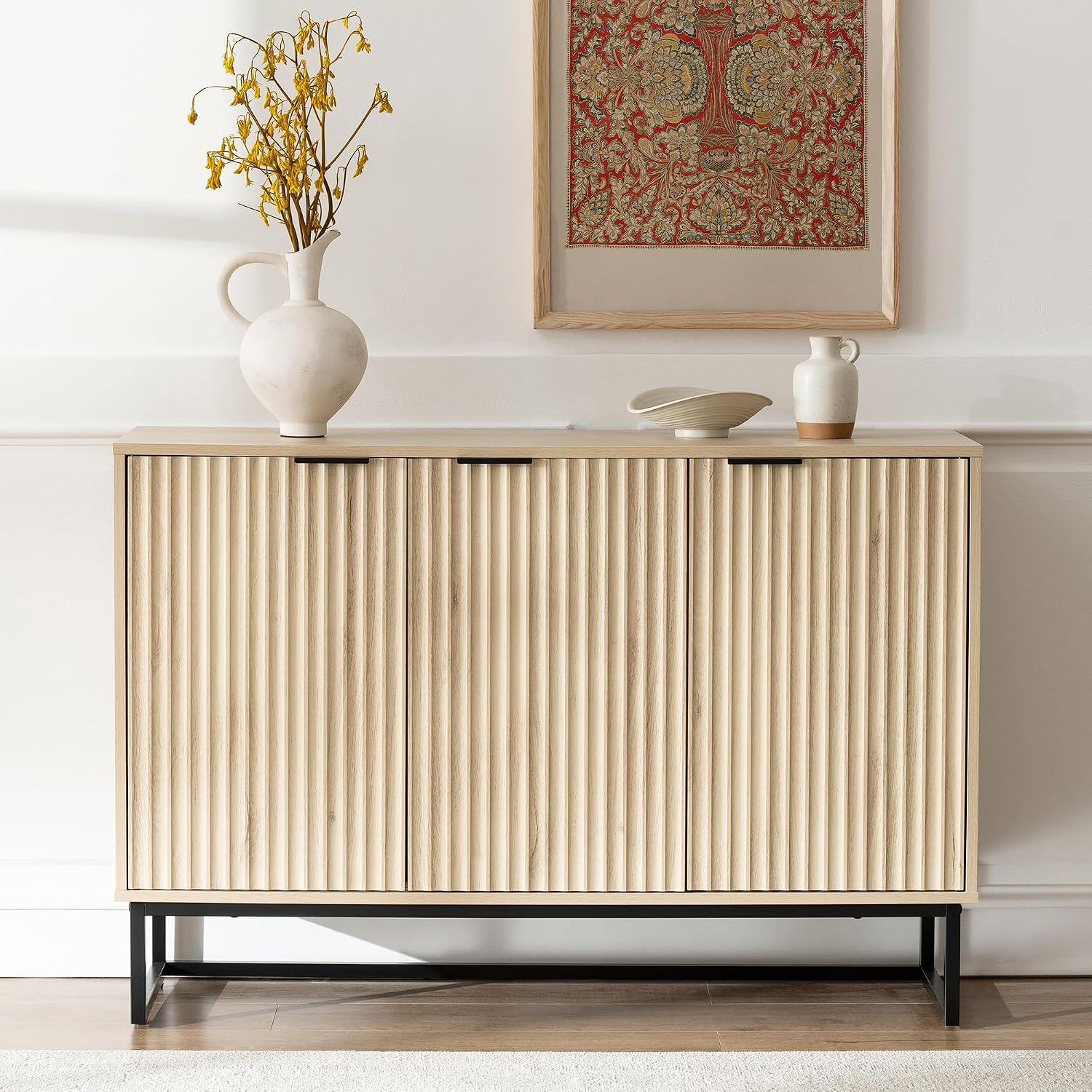 Fluted Storage Cabinet with 3 Doors, Sideboard Buffet Cabinets with Adjustable Shelves, Multifunctional Console Table with Storage Credenza for Living Room, Hallway, Light Oak