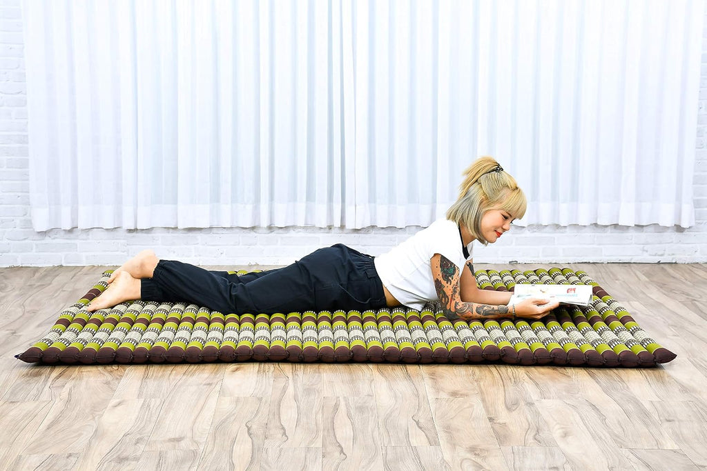 Leewadee - Foldable Floor Mattress - Japanese Roll Up Futon -Trifold Tatami Mat- Guest Floor Bed - Camping Mattress - Thai Massage Mat, Kapok Filled, 75 x 57 inches, Brown Green
