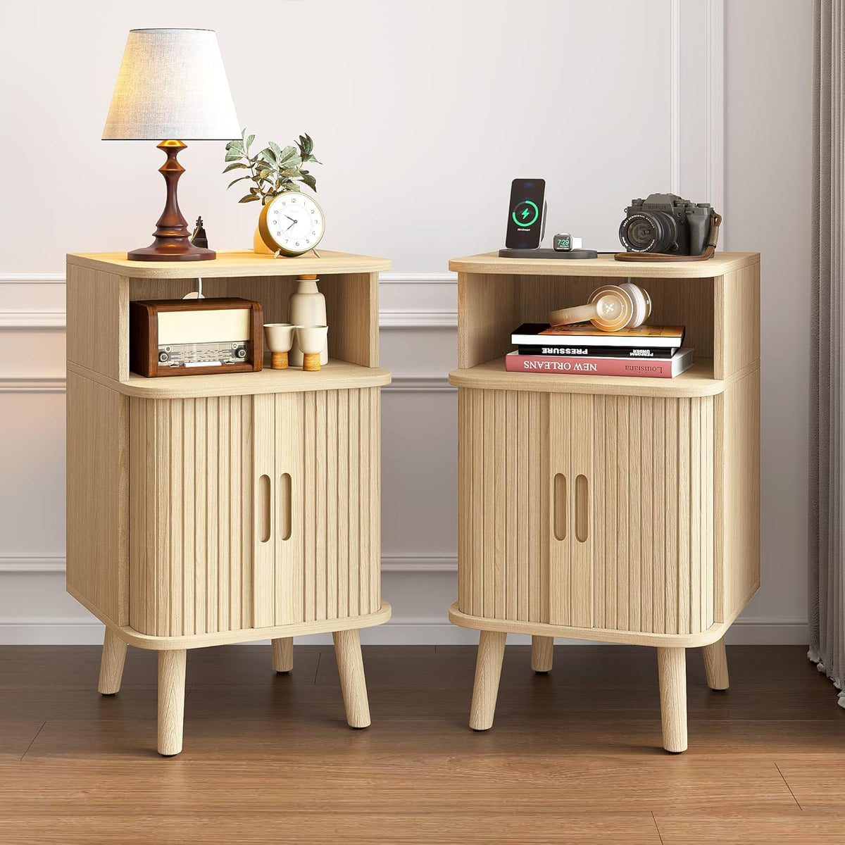 Alohappy Fluted Nightstands Set of 2 with Charging Station, Mid Century Modern Bedside Tables with Sliding Tambour Doors, Curved Wood End Table with Storage for Bedroom, Living Room, Natural Oak