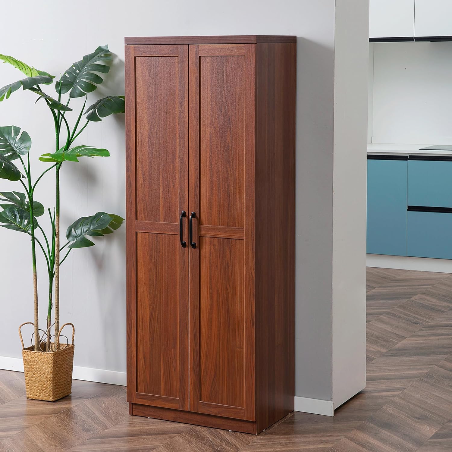 63" 2-Door Kitchen Pantry, Freestanding Storage Cabinet with 5-Tier Shelving and 2 Adjustable Shelves for Dining Room, Brown