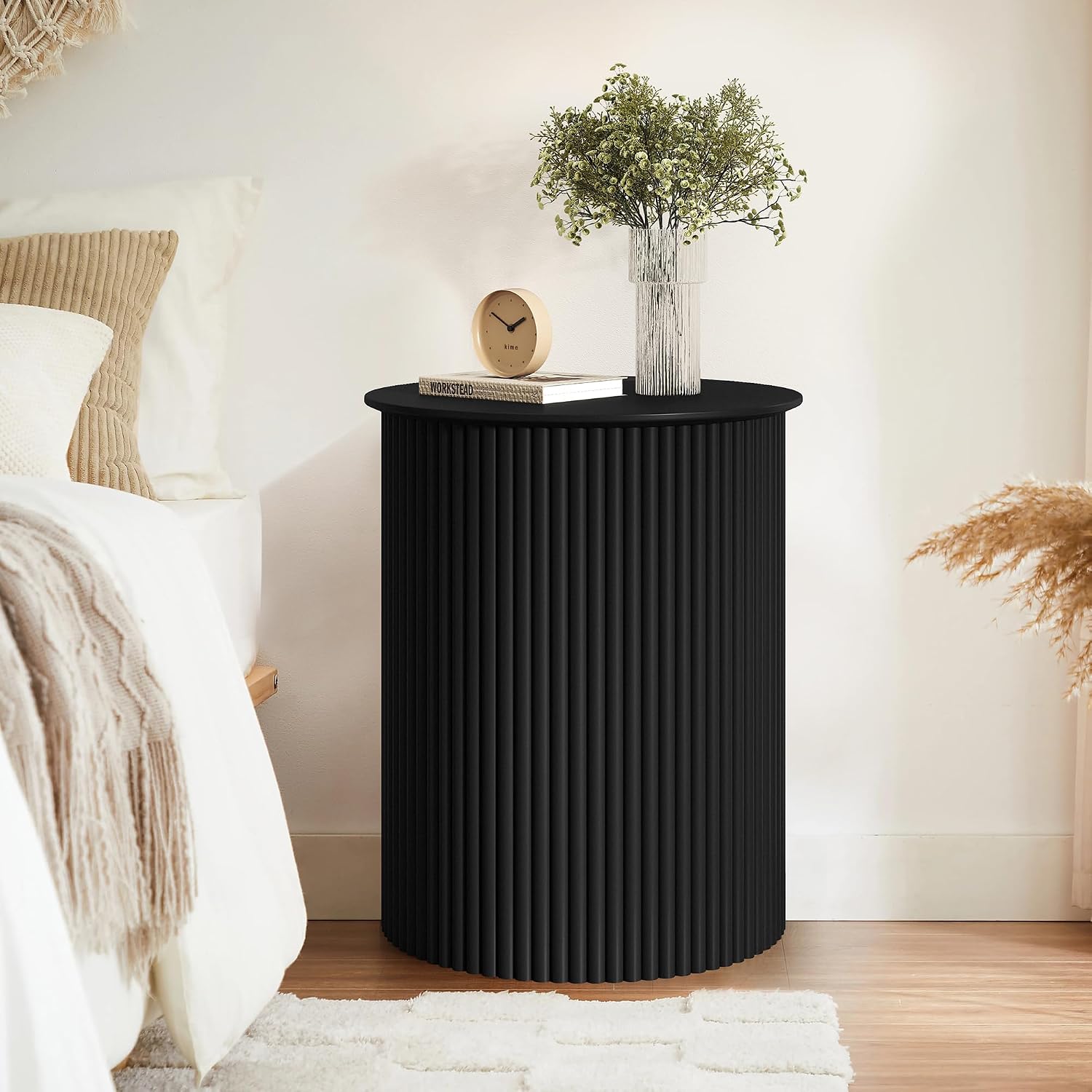 Round Fluted Side Table Set of 2, 17.7" Mid-Century Modern End Tables, Wooden Bedside Table Round Nightstand Small Circle Sofa Accent Table for Living Room, Bedroom Home(Black)