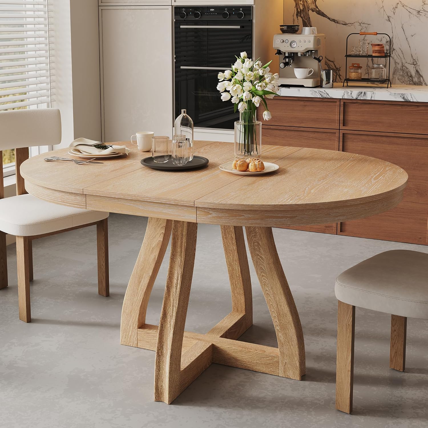 LUMISOL Extendable Round Dining Table for 4-6 People, Farmhouse Kitchen Table with 16” Middle Leaf and Curved Table Legs for Kitchen, Dining Room, Apartment, Natural Wood Wash
