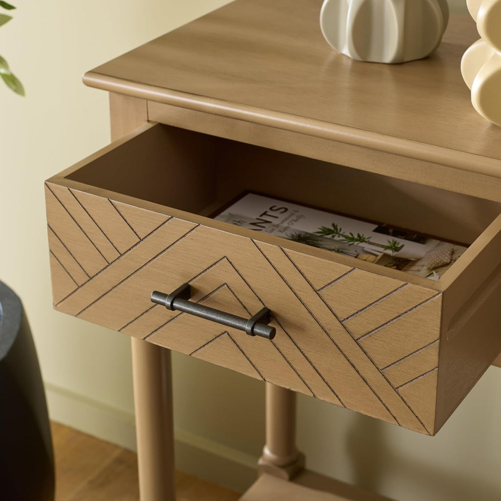 SAFAVIEH Home Collection - Peyton Desert Brown Console Table with 3 Drawers and 1 Shelf, Farmhouse Accent Entryway Table (CNS5705G)