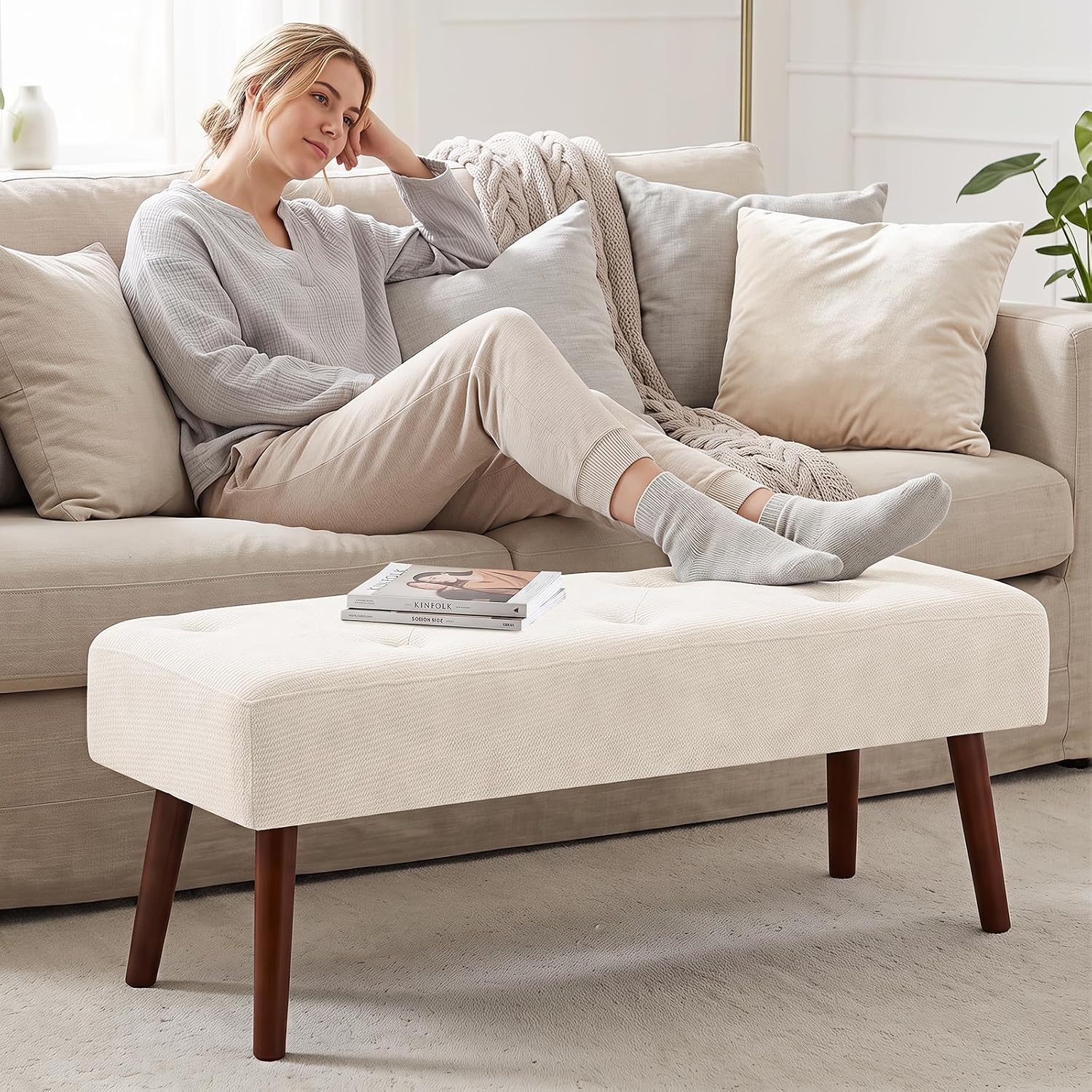 Furniliving 44 Inch Bedroom Bench, Modern Ottoman End of Bed Bench, Upholstered Chenille Padded Benches Ottoman Bench with Wooden Legs for Living Room Hallway, Kitchen, Entryway, Beige