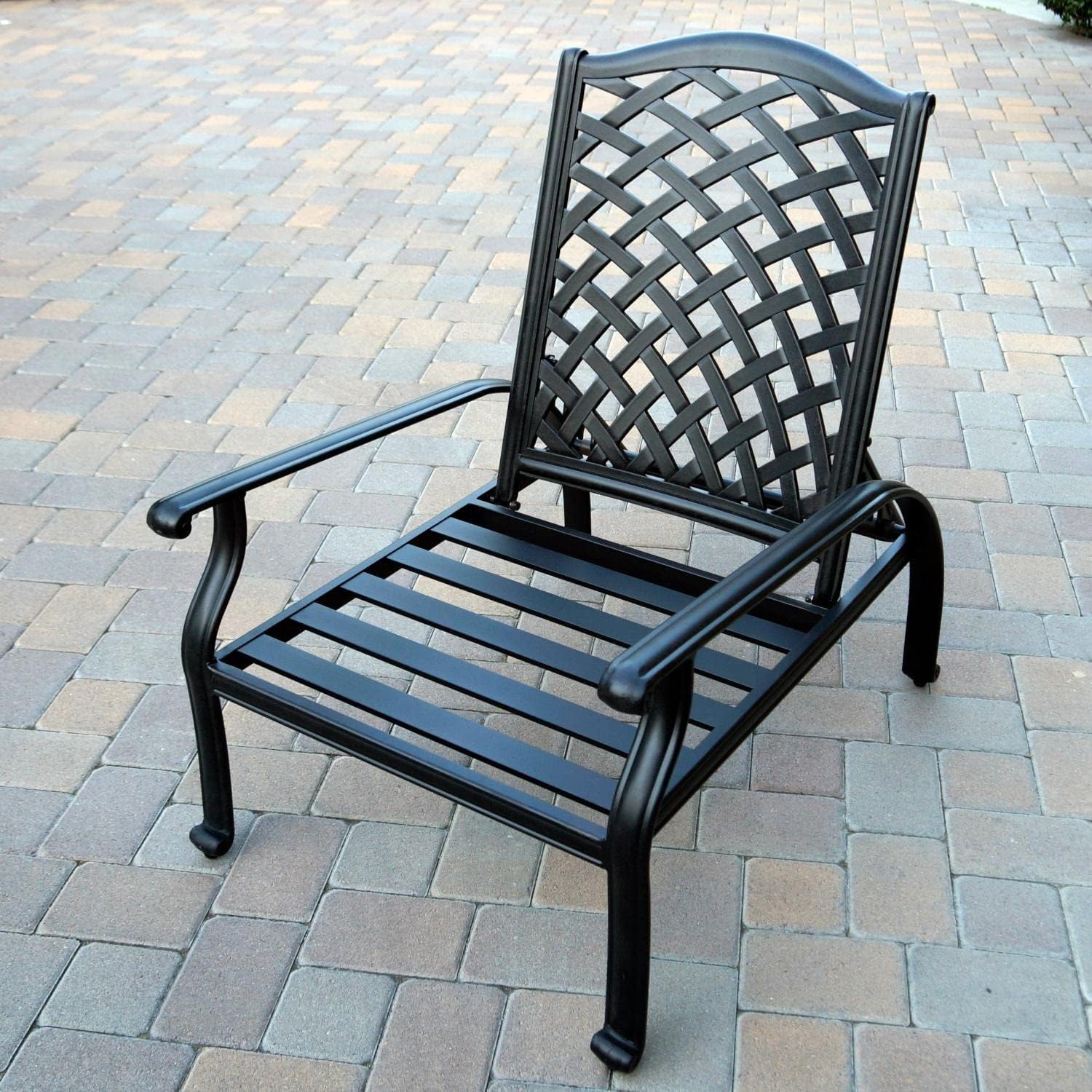 Darlee Nassau 5 Pc Cast Aluminum Seating Set w/ 24 Inch Series 60 Ice Bucket End Table & Reclining Chairs & Throw Pillows in Antique Bronze/Sesame