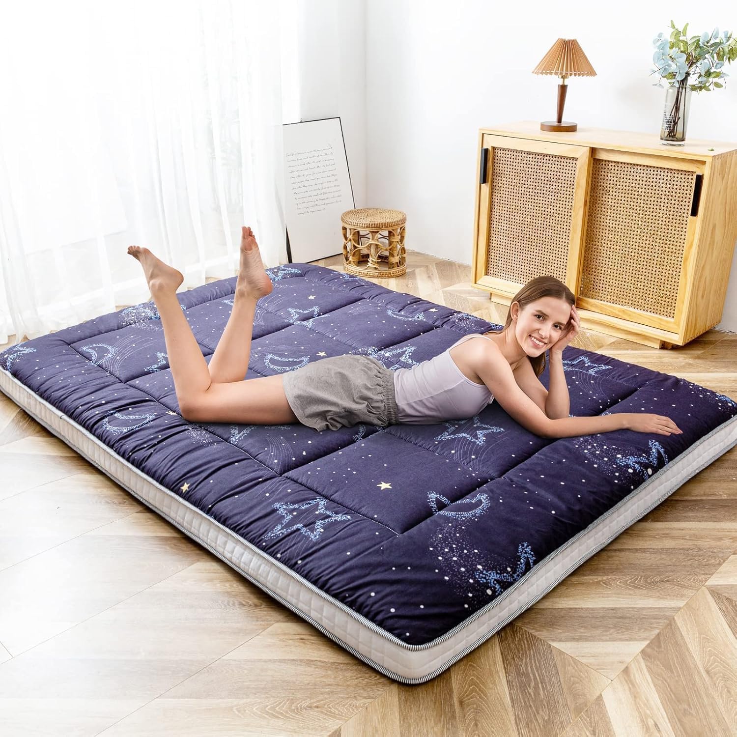 MAXYOYO Futon Mattress, Japanese Floor Mattress Folding Sleeping Pad | Black Moon and Star Quilted Mattress Topper, Extra Thick Breathable Floor Lounger Guest Couch for Camping, Queen
