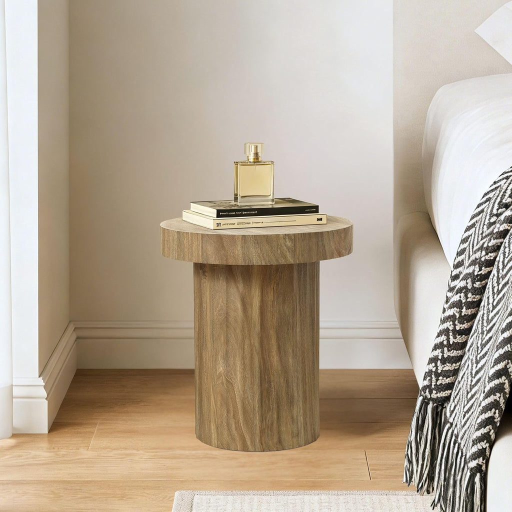 LuxenHome 19.7" H Wood Round Side Table, Natural Oak Finish Fluted Small Accent End Table, Mid Century Modern Wooden Coffee Table for Small Spaces, Bedside Night Stand for Couch, Living Room