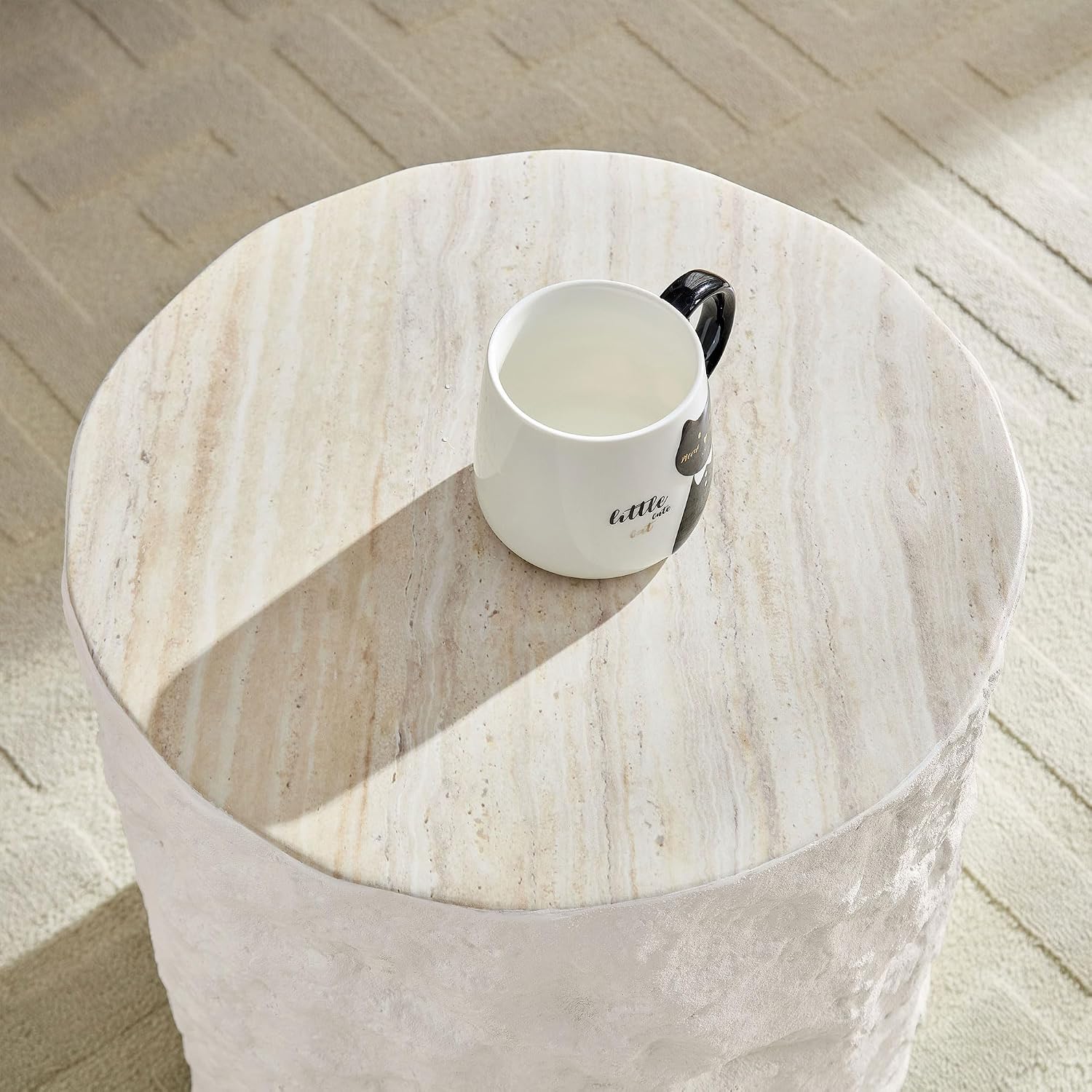 WILLIAMSPACE 15.75" Round End Table Side Table with Cement Stone Pattern for Living Room, Modern Circle Fiberglass Small Coffee Sofa Table, No Need Assembly (Beige)