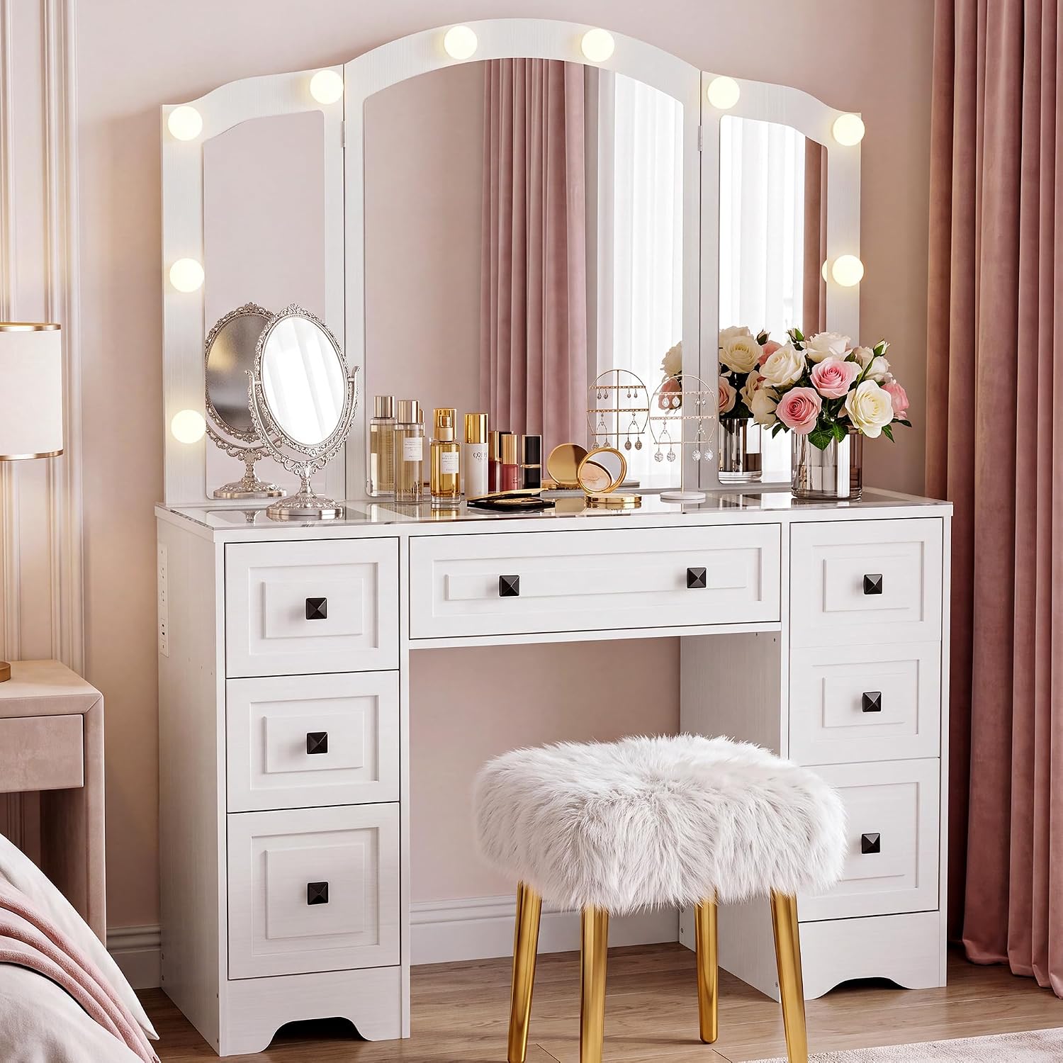 senlin Vintage Vanity with Lighted Mirror & Outlet (White) | Retro dressing table with 5 drawers and glass top. Third-fold lighted mirror for bedroom. Power outlet suitable for women.