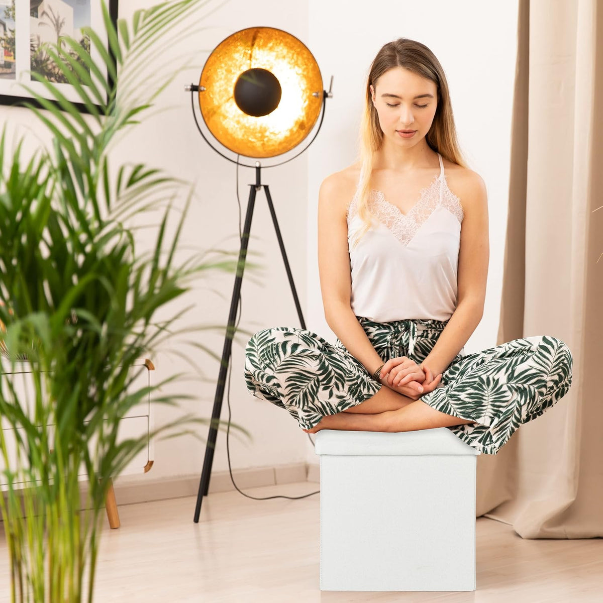 Relaxdays Stool with Storage Space, Foldable, Soft, Padded, Square, Fabric, Cube, HxWxD: 37 x 37.5 x 37.5 cm, Brown