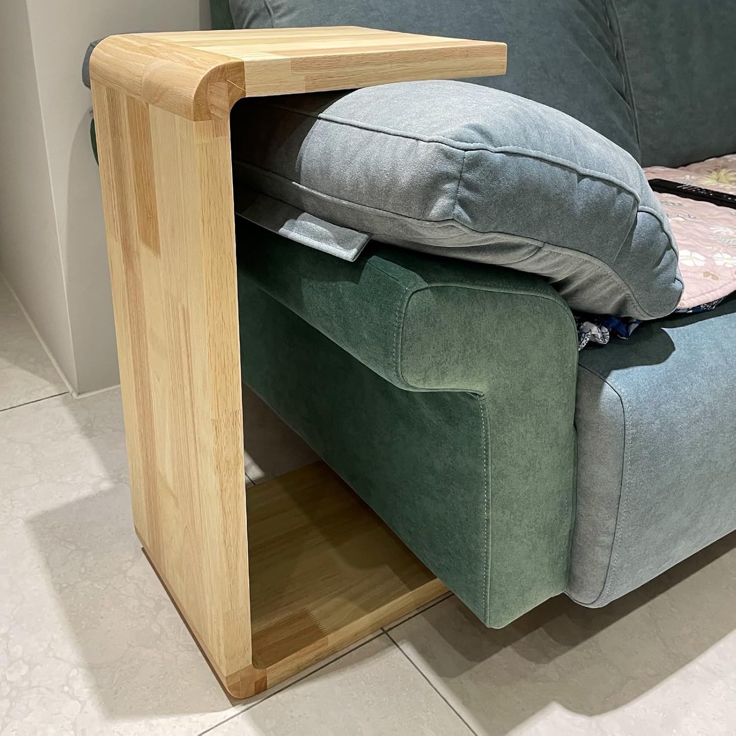 C-Shaped Side Table, Solid Wood End Table for Couch Sofa and Bed, Wooden C Tables for Living Room Bedroom, Small Snack Tray Table for Space Saving (1, 24.4" H-Natural)
