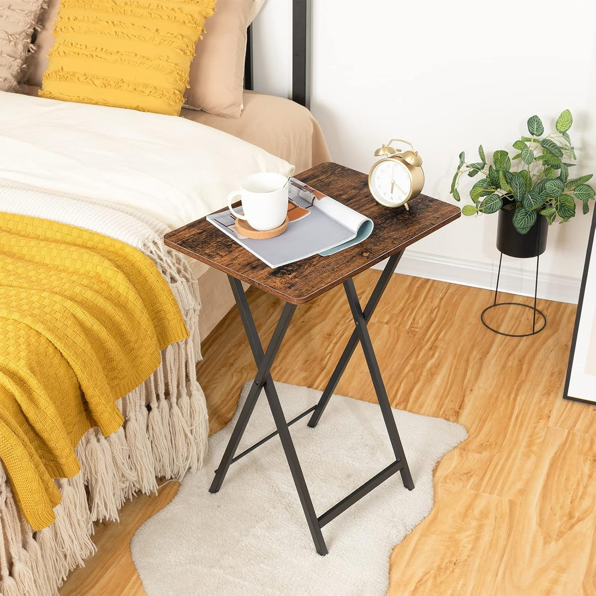 HOOBRO Folding TV Tray Table, TV Trays for Eating Set of 4 with Stand, Folding TV Dinner Tables for Small Space, Easy Assembly, Space Saving, Stable and Durable, Rustic Brown and Black BF20BZP401
