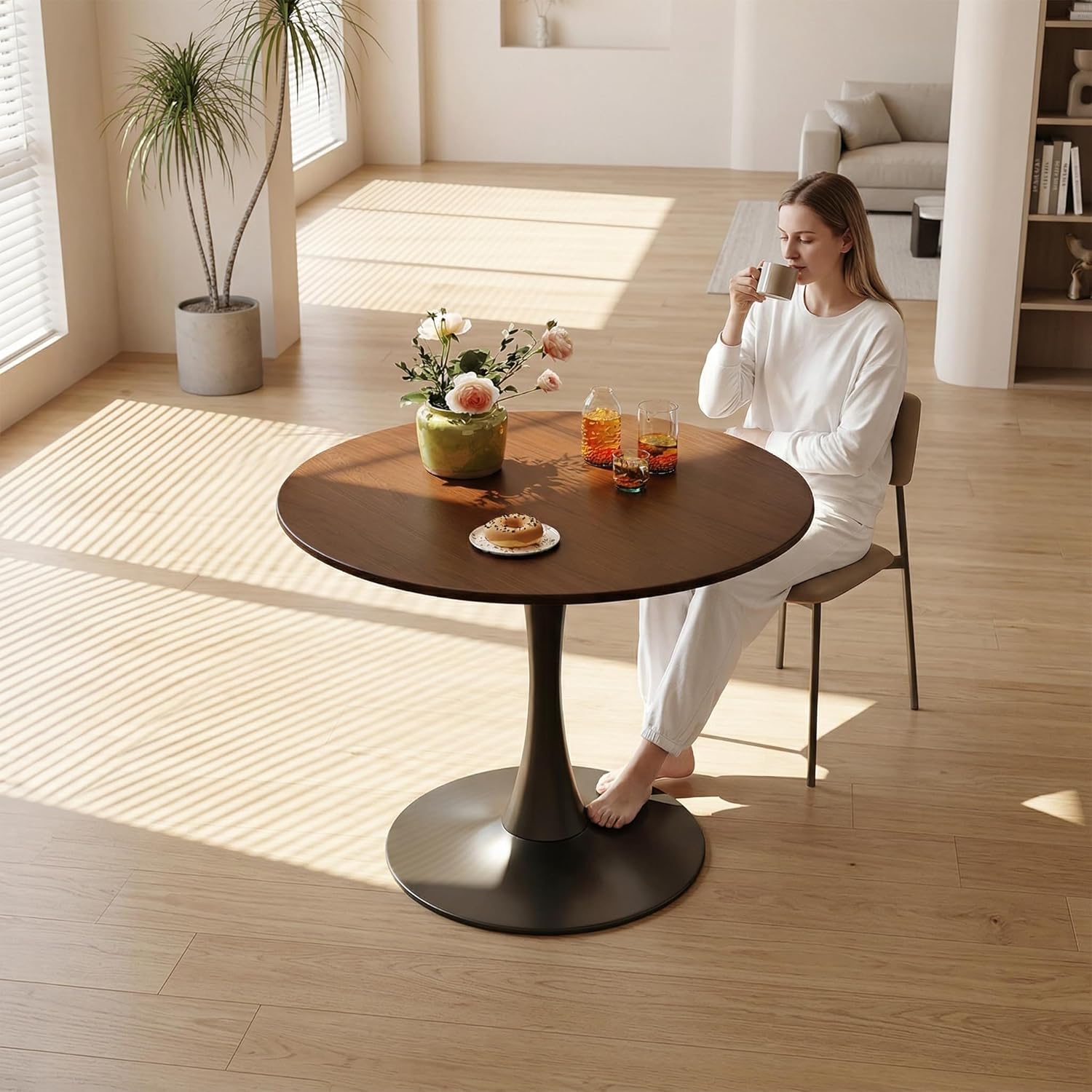 31.5" Round Dining Table, Modern Tulip Pedestal Table with Smooth MDF Round Tabletop & Metal Base, 2-4 Seater Compact Coffee Table for Small Kitchen, Leisure Table for Breakfast Nook, Walnut