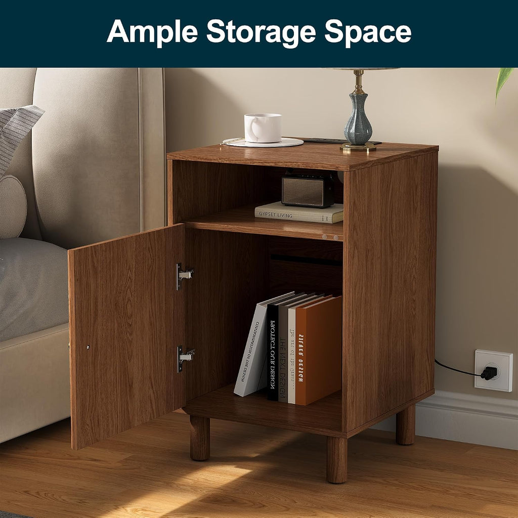 RoyalCraft Walnut Nightstand Set of 2, Night Stand with Charging Station | Mid-Century Modern End Table for Living Room, Side Table with Solid Wood Legs, Bedside Table for Bedroom, Entryway