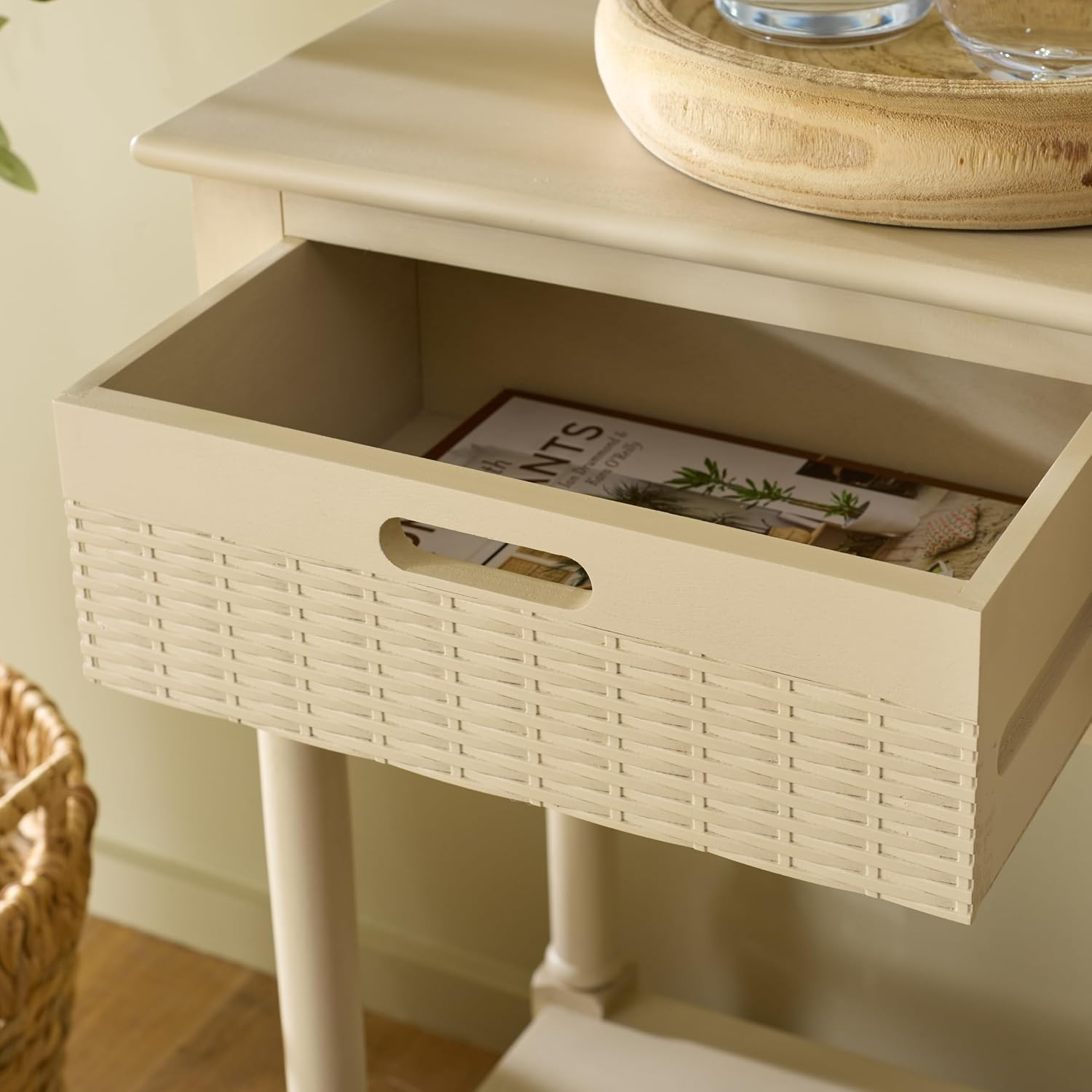 SAFAVIEH Home Collection - Landers Sand Console Table with 3 Basket Drawers and 1 Shelf, Farmhouse Accent Entryway Table (CNS5711G)
