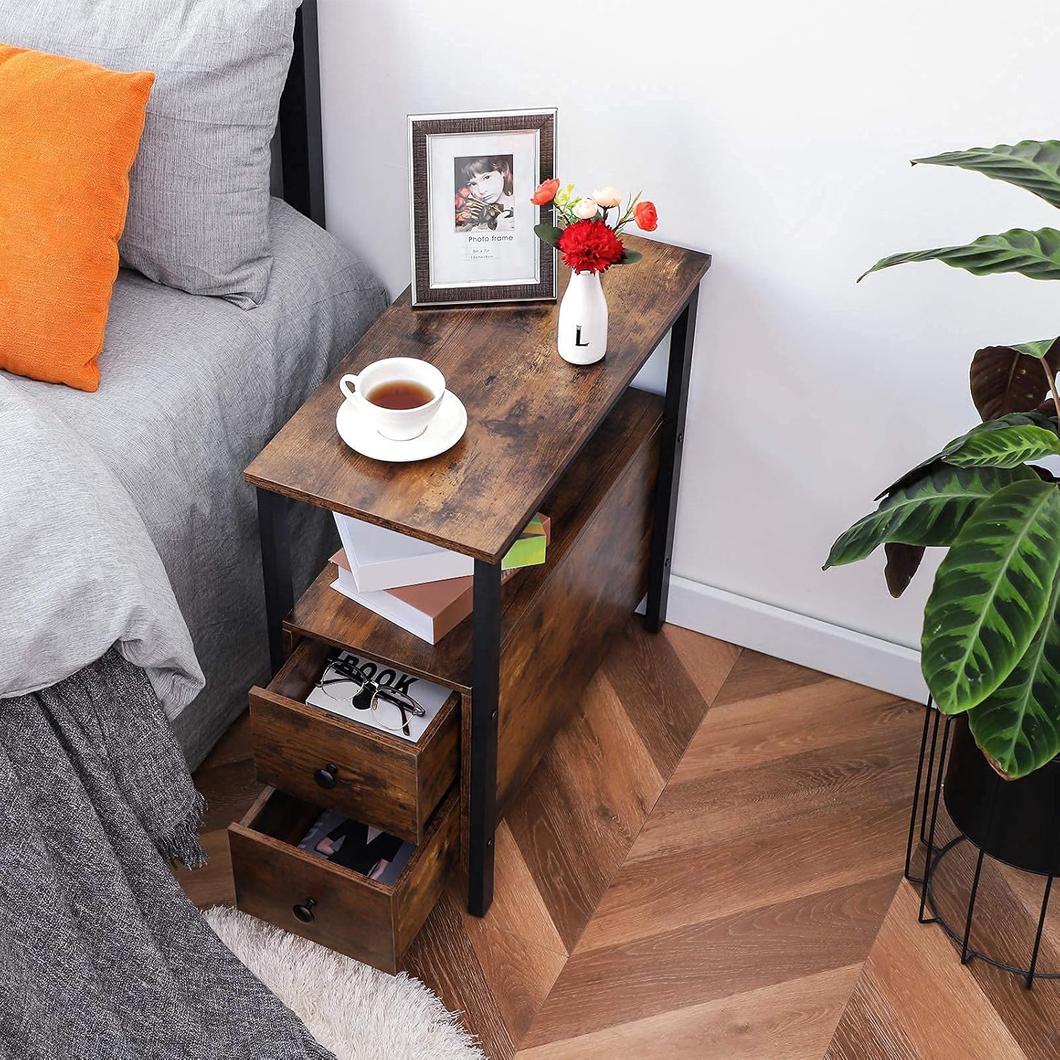 HOOBRO End Table, Narrow Chairside Table with Drawer and Open Storage Shelf, Nightstand for Small Spaces, Stable and Sturdy Construction, Wood Look Accent Furniture, Rustic Brown and Black BF548BZ01G3
