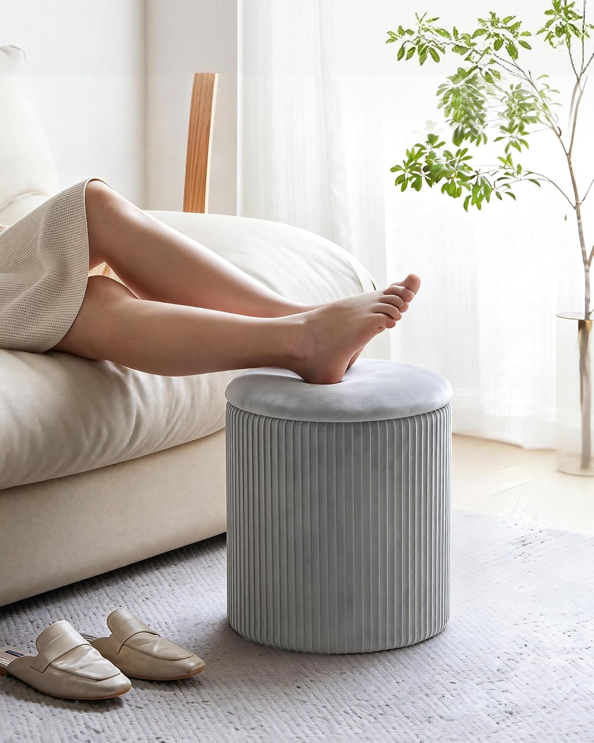 LITZFUR Round Ottoman with Storage, Velvet Foot Rest Stool, Grey | Versatile Upholstered Vanity Stool, Padded Folding Storage Ottoman for Living Room, Bedroom and Dorm