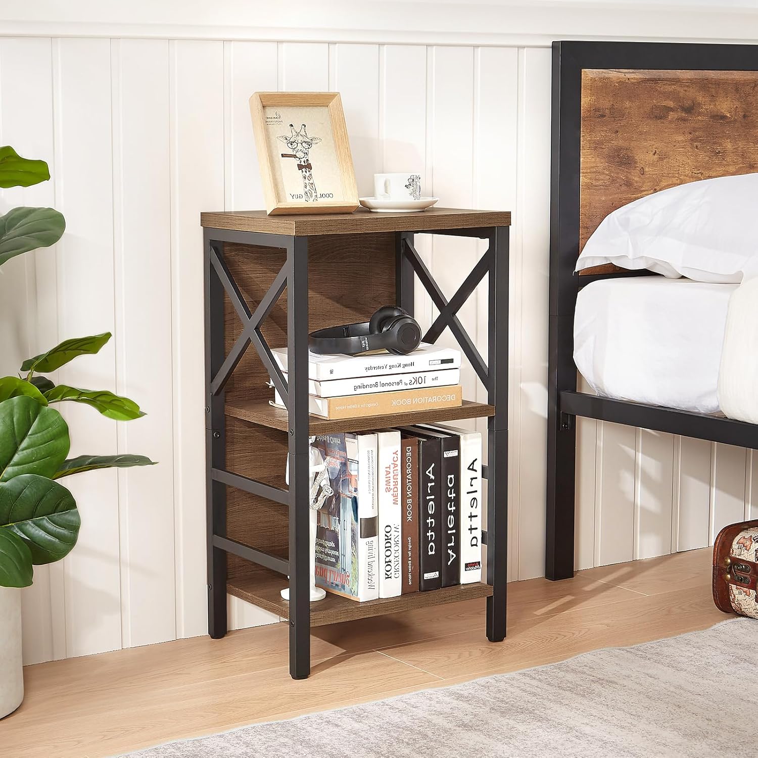 MNEETRUNG Small Bookshelf, 3 Tier Industrial Shelf with Metal Frame and Backboard, Low Rustic Brown Book Shelf, Small Bookcase for Small Spaces,Bookshelf for Living Room, Bedroom & Home Office