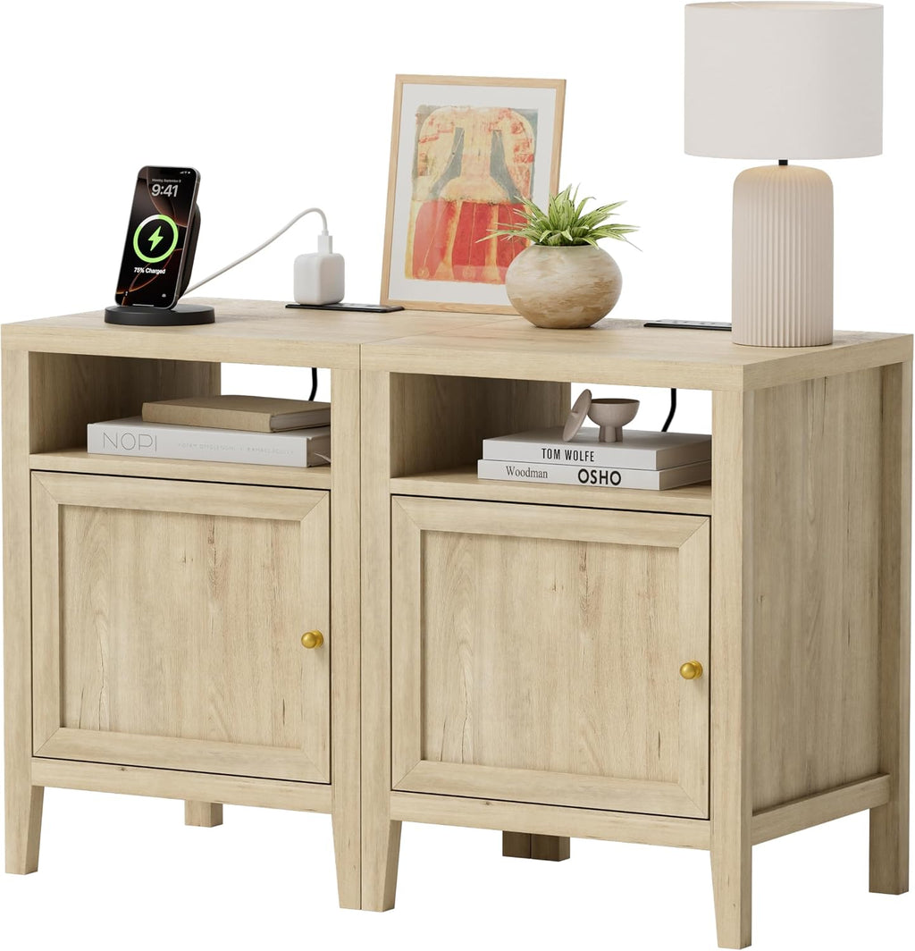 EYYTHUNG Farmhouse End Table with Charging Station Set of 2, Modern Nightstands with Storage and Open Shelf, Bedside Tables for Bedroom, Living Room, Light Oak