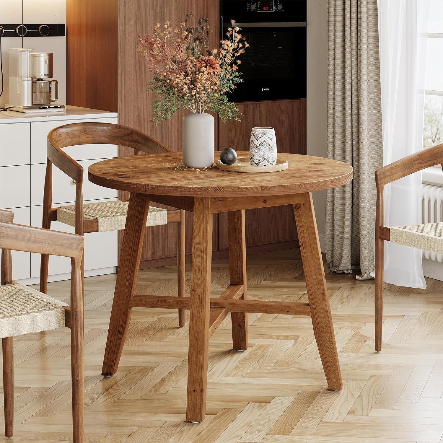 31.5-Inch Round Dining Table for 2-4, Solid Wood Farmhouse Kitchen Table for Living Room, Dining Room, Apartment (Brown)