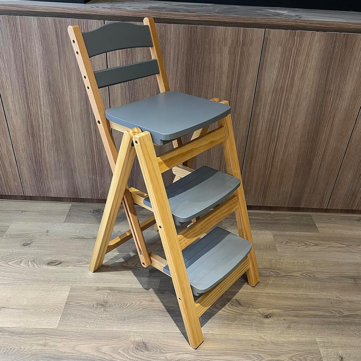 Folding Bar Stool 3 Step Ladder Stool,Solid Wood Counter Height Foldable Stool Tall Stool,Folding High Bar Stool Portable Step Stool Chair for Adults Kitchen Outdoor(21.5” X 15.7” X 34.6”, Beige)