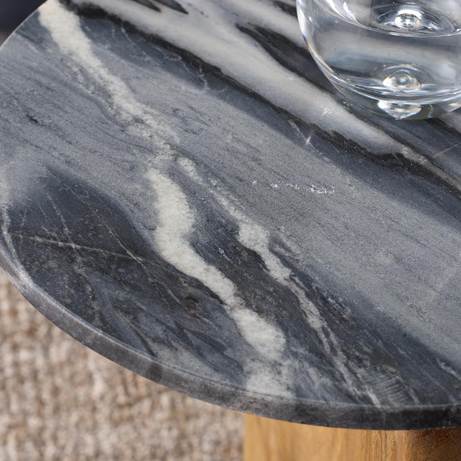SAFAVIEH Home Collection - Kokhy Side Table, Natural Wood Base with Round Black Marble Top, Drink Table (ACC5504A)
